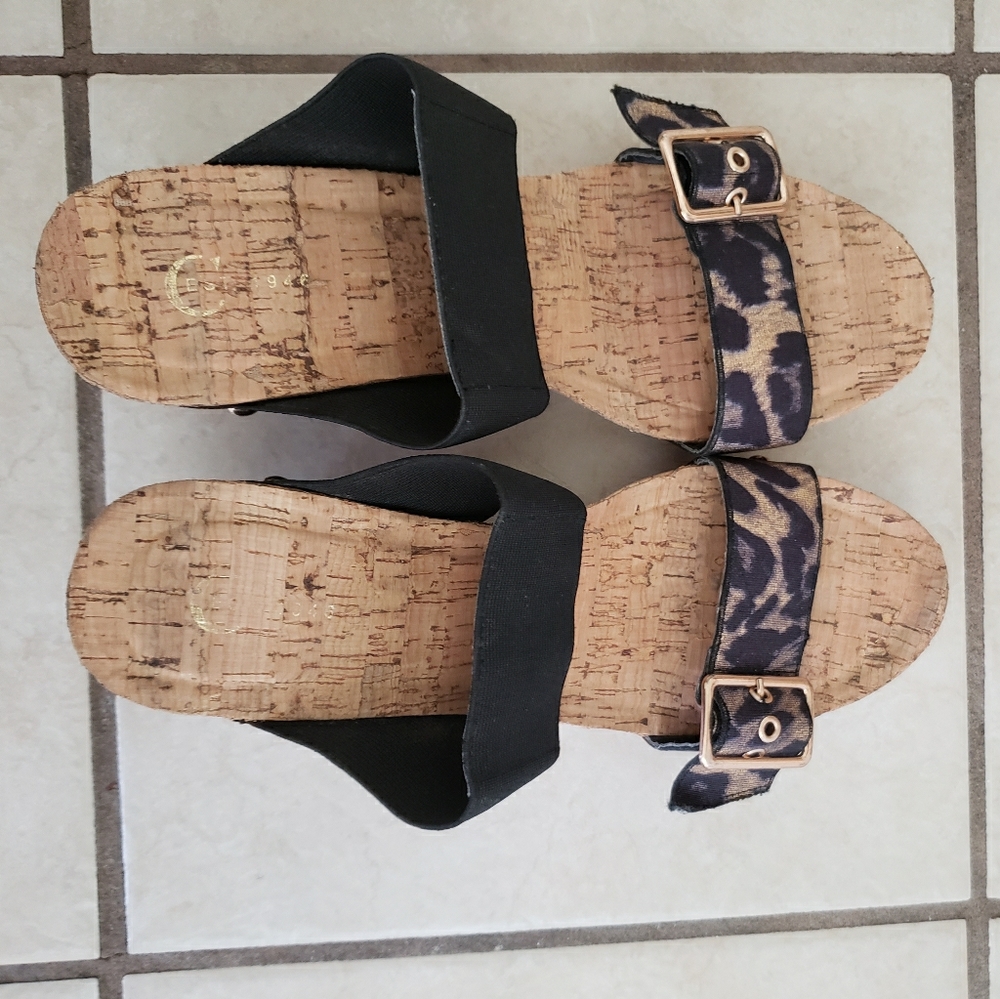 Leopard pattern wedges